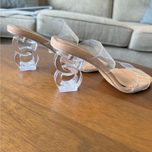 Shein clear 2.5 inch heel - Picture 3 of 5